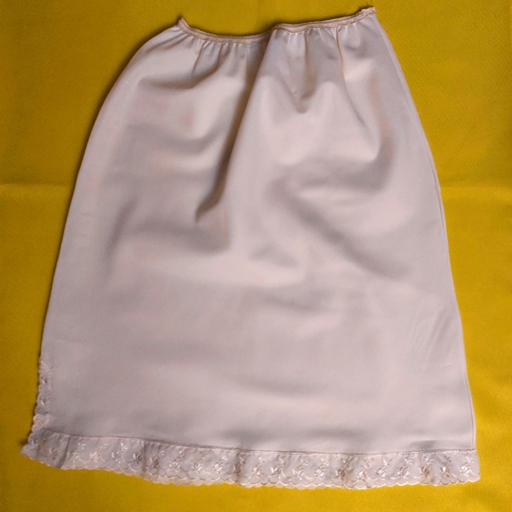 Vintage  Petticoat Women Lace by Kaymar Size S - XS 1960s